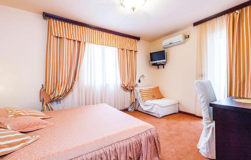 Bed & Breakfast Valentina Метайна Екстериор снимка